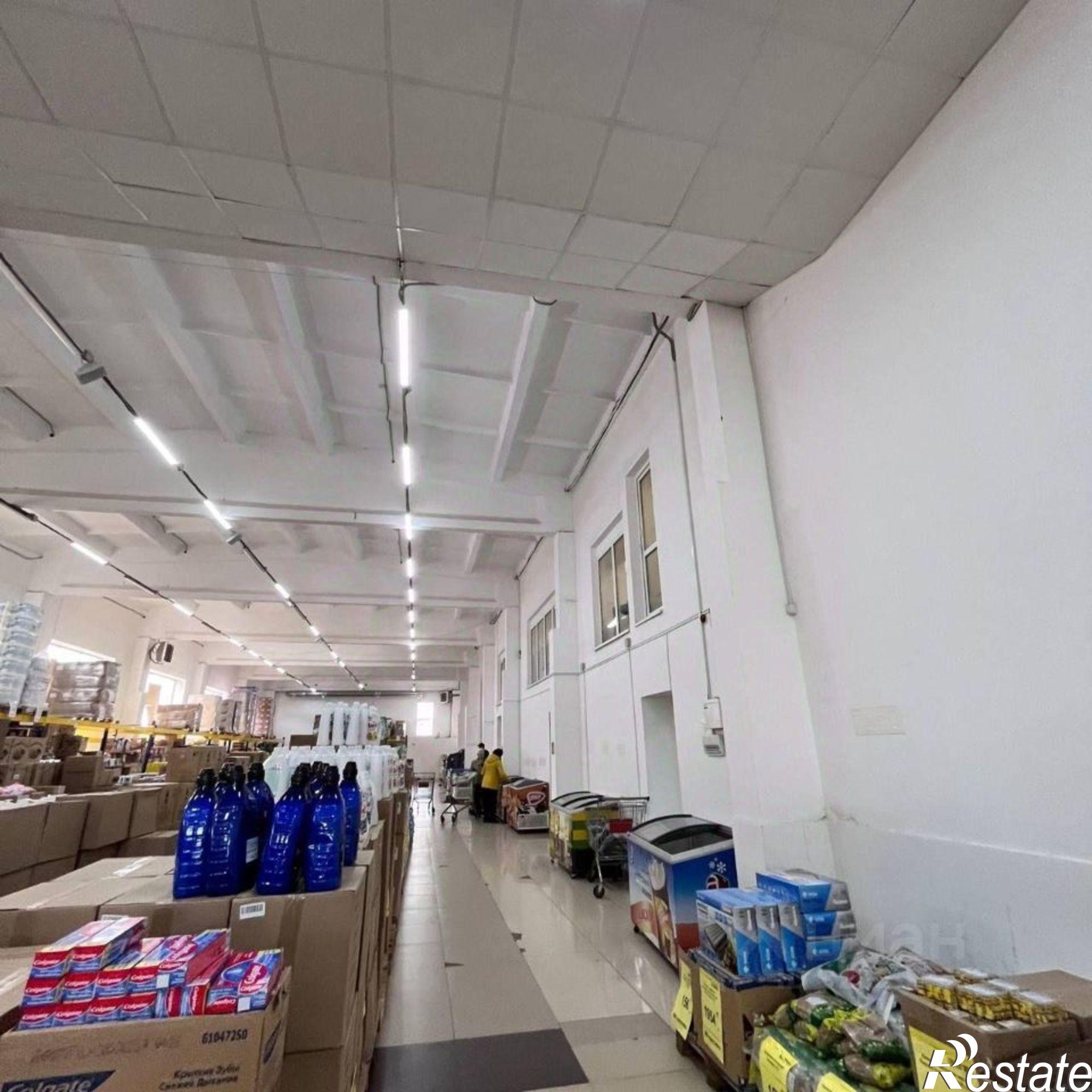 Сдать торговое помещение за 465 000 рублей на пр-кт Строителей, 30