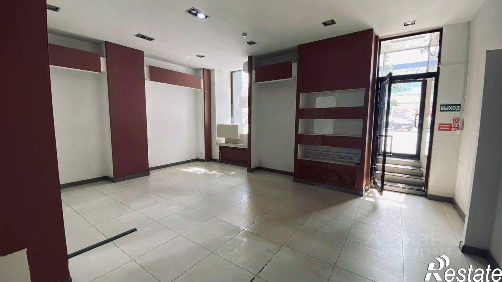 Сдать торговое помещение за 67 000 рублей на улица Калинина