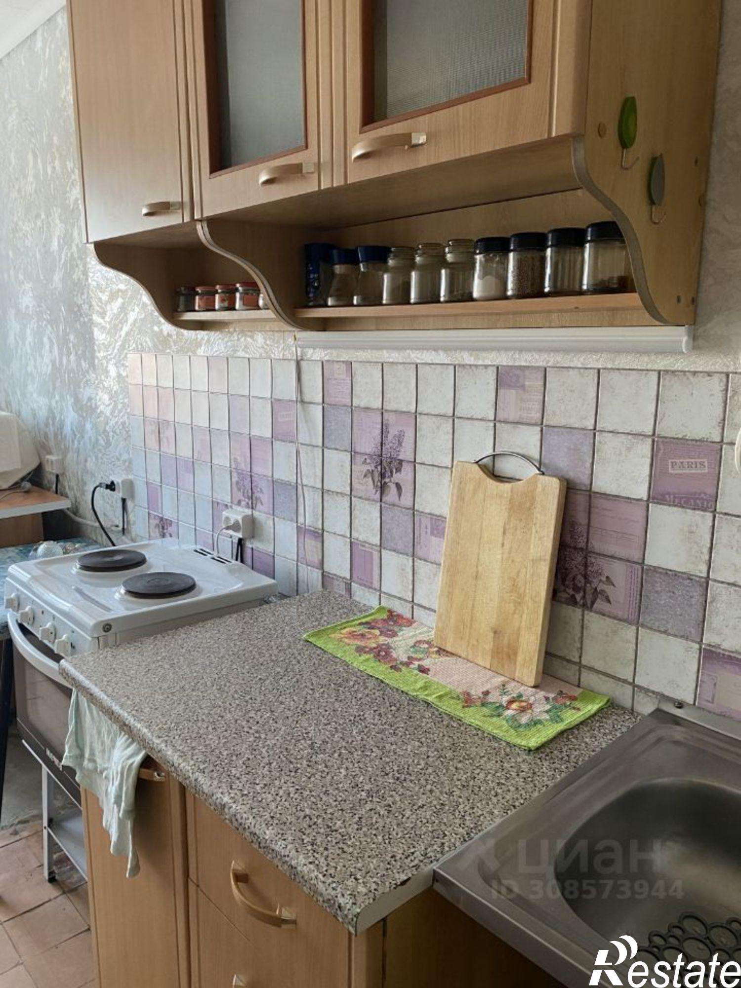 Сдать комнату за 10 000 рублей на Саратов, 5-й Соколовогорский проезд, 7к2