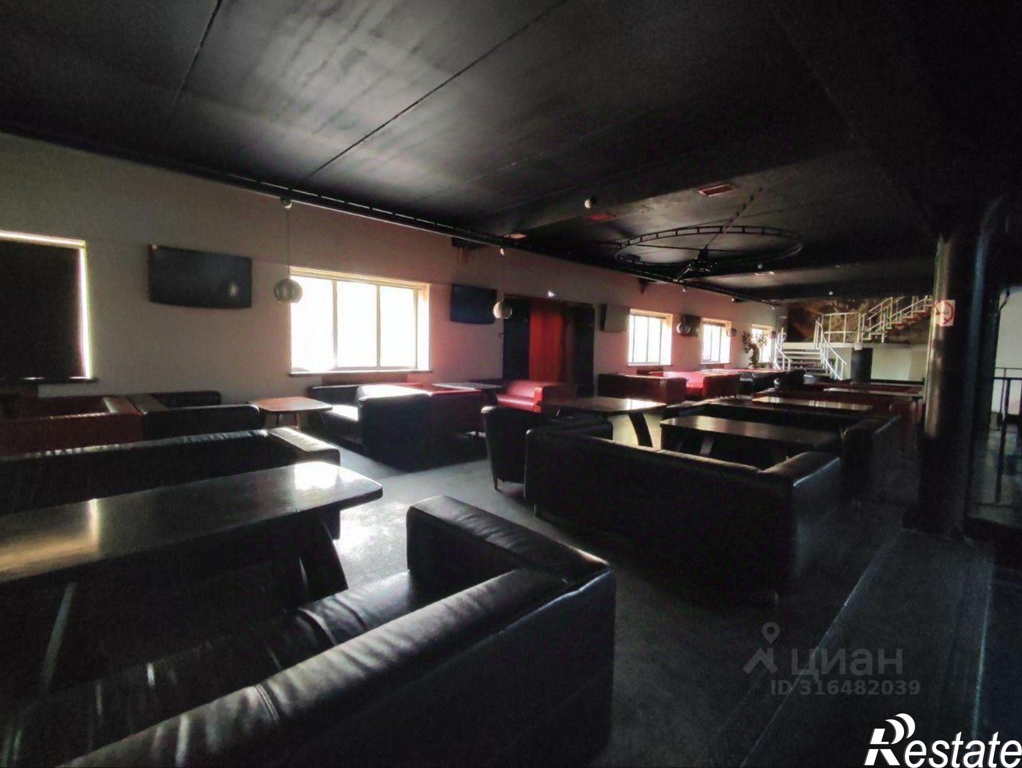 Сдать ОСЗ, отдельно стоящее здание за 550 042 рублей на Российская улица, 52