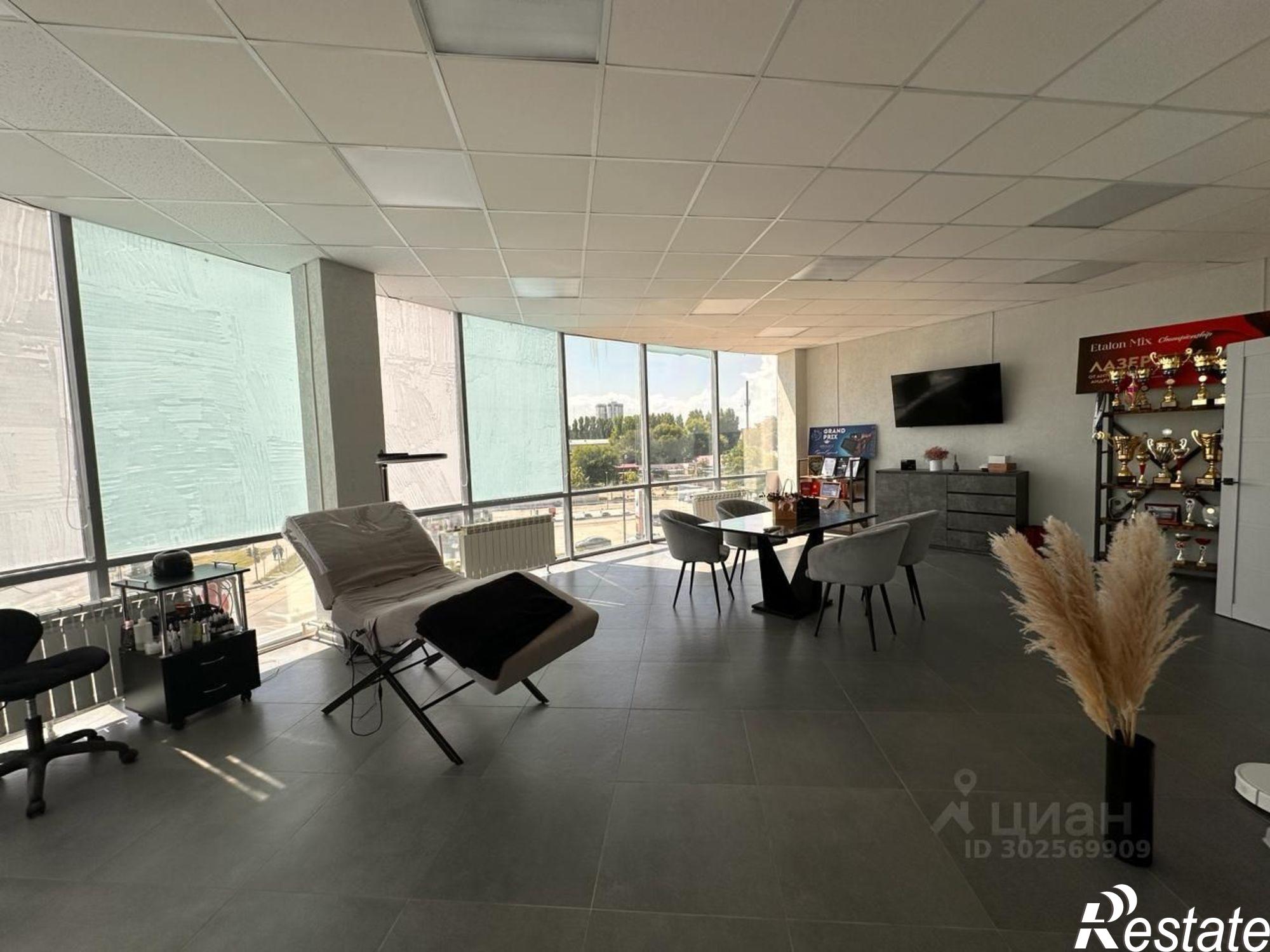 Купить офис, помещение под офис за 44 900 000 рублей на площадь Свободы, 9А