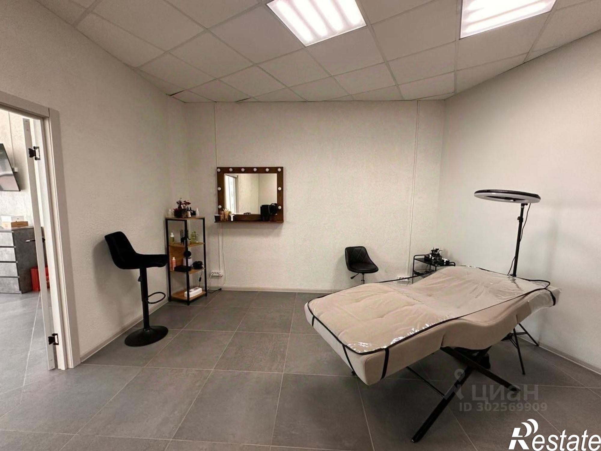 Купить офис, помещение под офис за 44 900 000 рублей на площадь Свободы, 9А