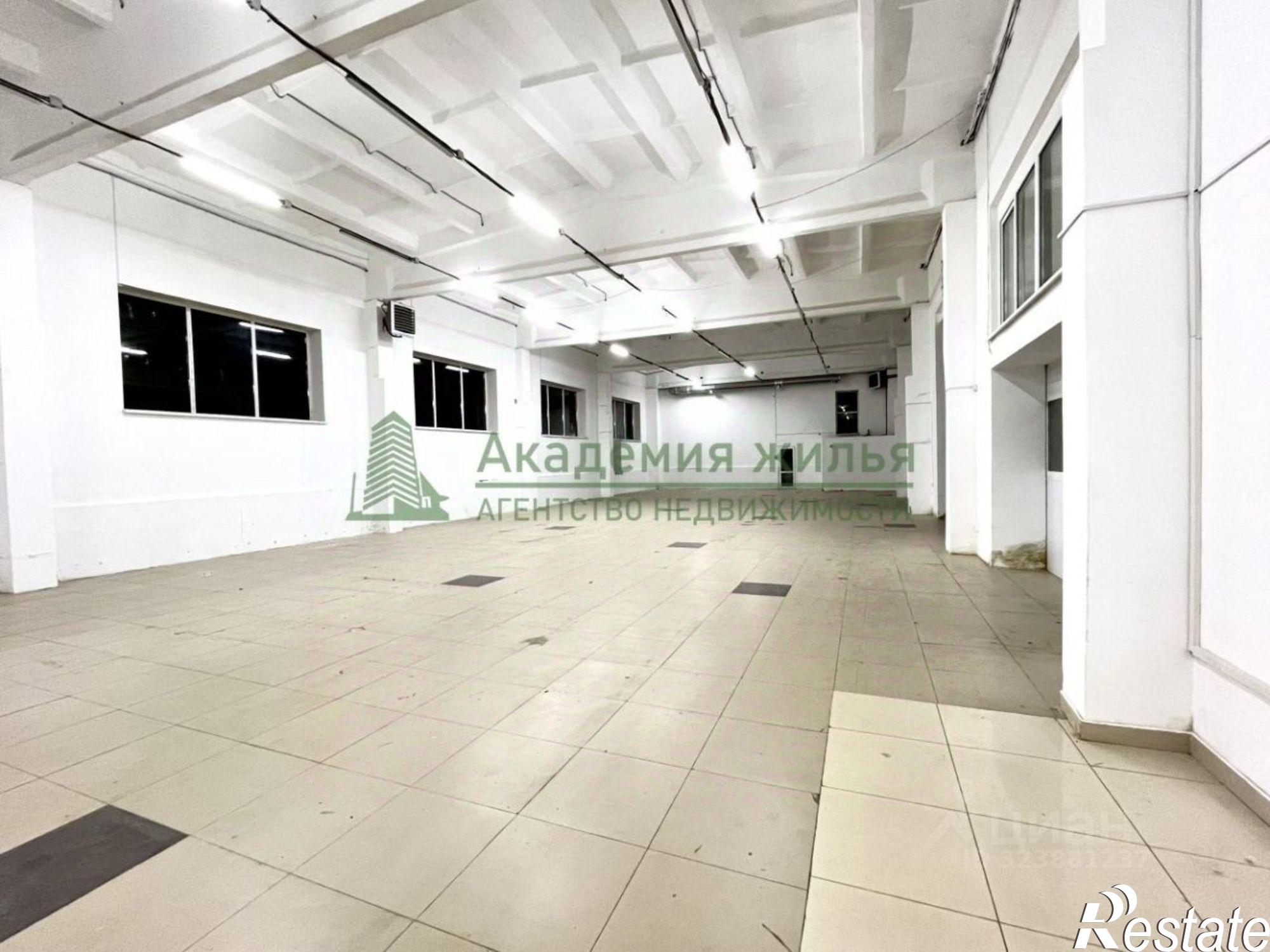 Сдать торговое помещение за 604 500 рублей на пр-кт Строителей, 30