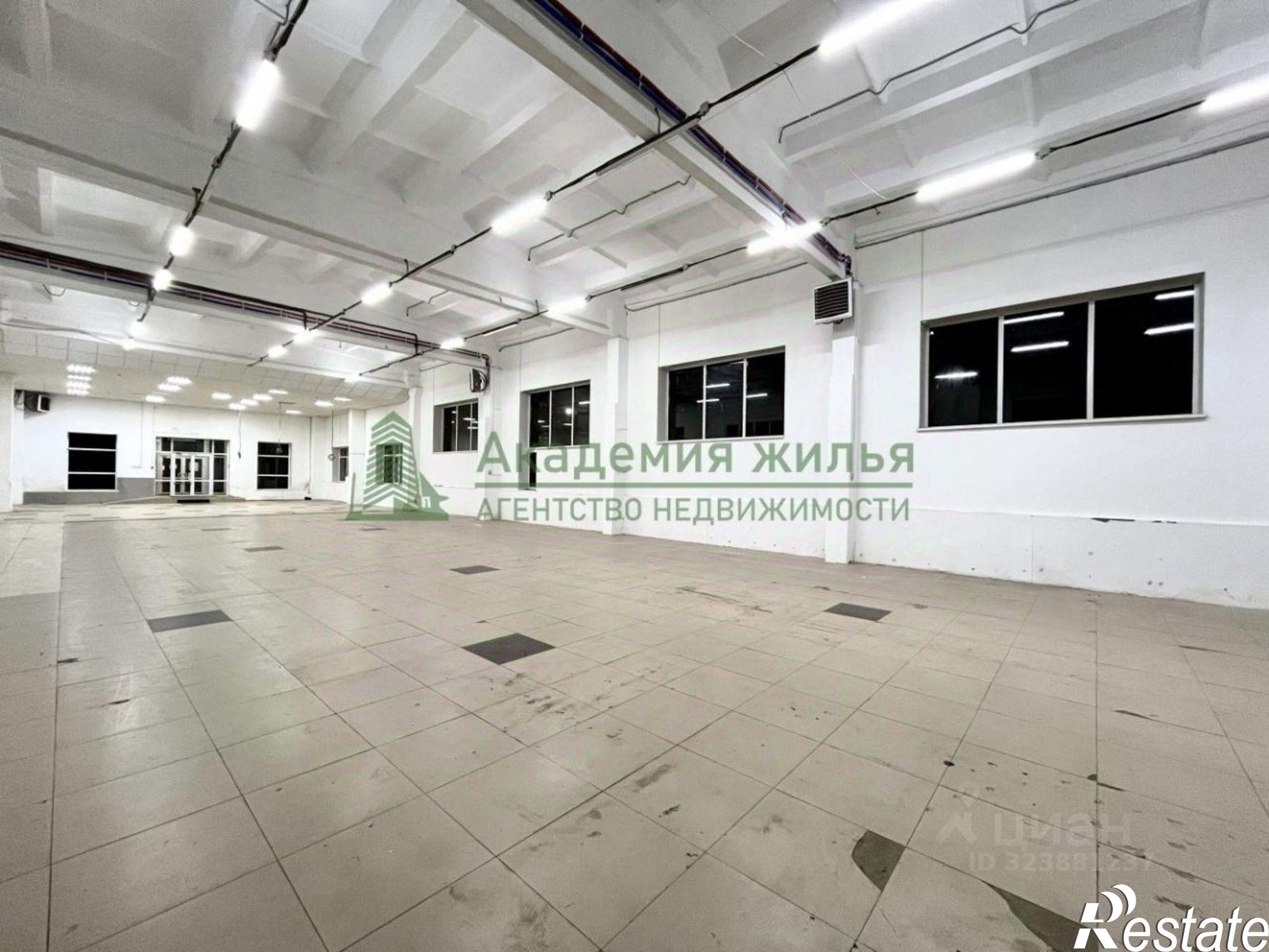 Сдать торговое помещение за 604 500 рублей на пр-кт Строителей, 30