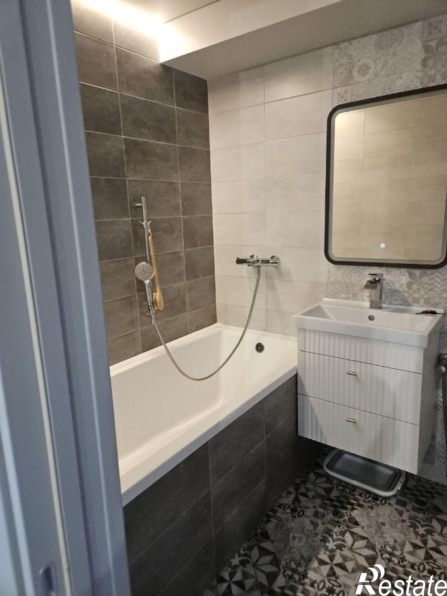 Сдать квартиру за 40 000 рублей на Саратов, Мирный переулок, 17